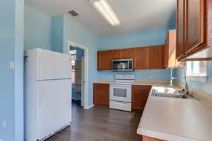 1004 W South St, Leander, TX 78641 - Photo 11