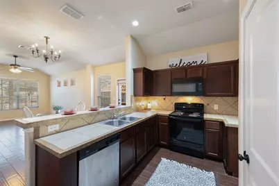 101 Creekside Villa Drive, Kyle, TX 78640 - Photo 9