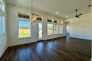 2001 Sundown Trl, Georgetown, TX 78628 - Photo 7