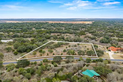 415 E Bartlett Drive, Buda, TX 78610 - Photo 11