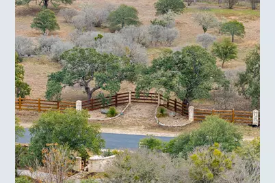 415 E Bartlett Drive, Buda, TX 78610 - Photo 3