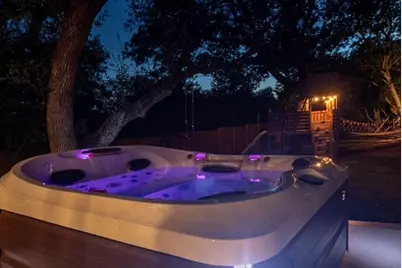 9404 Springwood Drive, Austin, TX 78750 - Photo 35