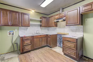 6006 Palm Cir, Austin, TX 78741 - Photo 3