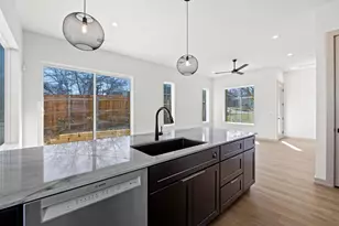 1736 Bunche Rd, Austin, TX 78721 - Photo 9