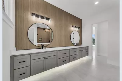 101 Silver Way W, Horseshoe Bay, TX 78657 - Photo 17