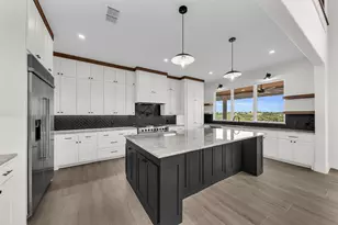 101 Silver Way W, Horseshoe Bay, TX 78657 - Photo 9