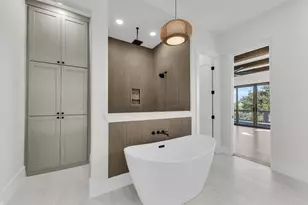 101 Silver Way W, Horseshoe Bay, TX 78657 - Photo 19