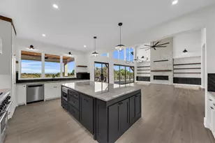 101 Silver Way W, Horseshoe Bay, TX 78657 - Photo 11