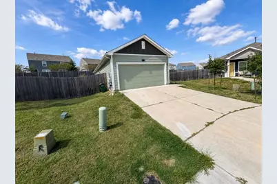 15300 Grenadine Bloom Cove, Del Valle, TX 78617 - Photo 3