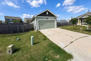 15300 Grenadine Bloom Cv, Del Valle, TX 78617 - Photo 3