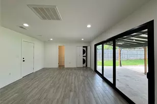 2500 Harrowden Dr, Austin, TX 78727 - Photo 9