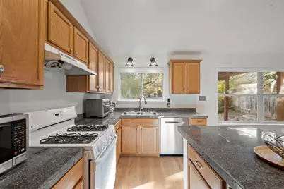 5613 Lomita Verde Circle, Austin, TX 78749 - Photo 5