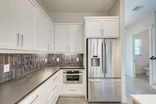 918 Cardinal Ln, Austin, TX 78704 - Photo 11