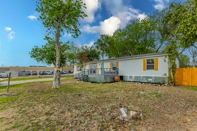 1901 Pecan Street, San Marcos, TX 78666 - Photo 21
