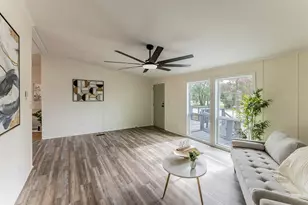 1901 Pecan St, San Marcos, TX 78666 - Photo 3