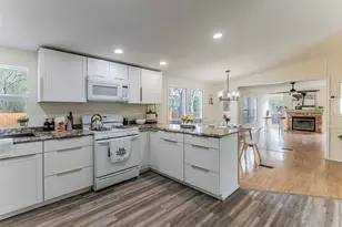 1901 Pecan St, San Marcos, TX 78666 - Photo 9