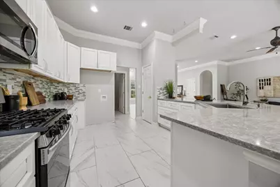 10501 Oak View Drive, Austin, TX 78759 - Photo 7