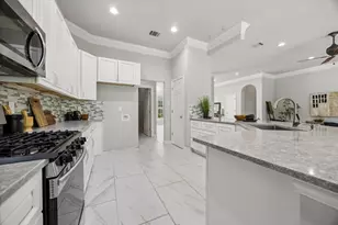 10501 Oak View Dr, Austin, TX 78759 - Photo 7