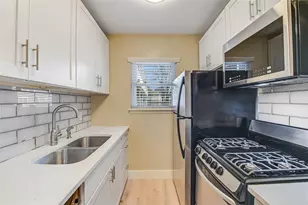 2401 Manor Rd, Austin, TX 78722 - Photo 11