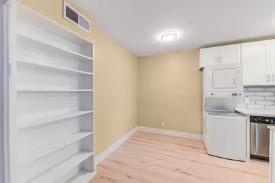 2401 Manor Road #131, Austin, TX 78722 - Photo 9