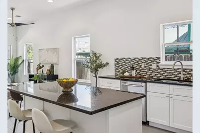 1702 Miriam Avenue, Austin, TX 78702 - Photo 9