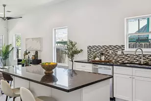 1702 Miriam Ave, Austin, TX 78702 - Photo 9