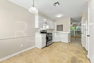 205 W William Cannon Dr, Austin, TX 78745 - Photo 5