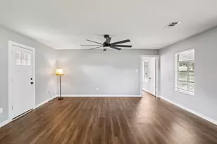 755 E Bellville St, Giddings, TX 78942 - Photo 11