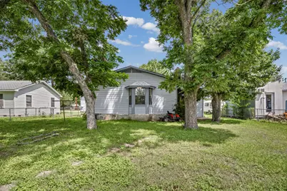914 Plum Street, Lockhart, TX 78644 - Photo 21