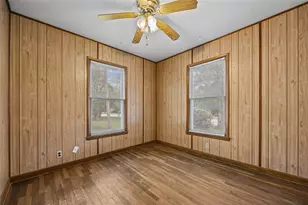 914 Plum St, Lockhart, TX 78644 - Photo 17