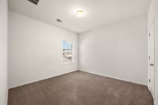 2105 Town Centre Dr, Round Rock, TX 78664 - Photo 17