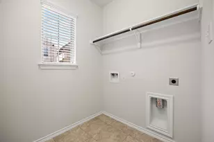 2105 Town Centre Dr, Round Rock, TX 78664 - Photo 9