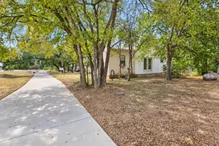 1809 Main St, Liberty Hill, TX 78642 - Photo 11