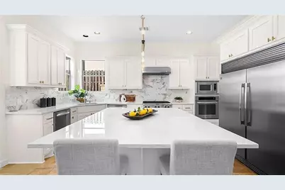 15101 Barrie Drive, Lakeway, TX 78734 - Photo 11