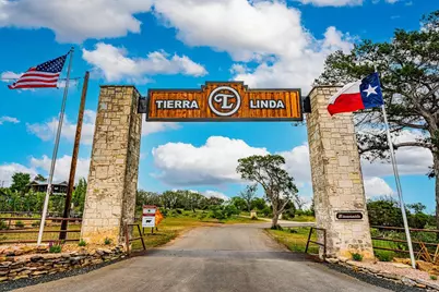 113 Indian Bluff Drive, Kerrville, TX 78028 - Photo 35