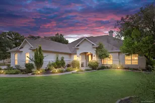 521 Buena Vista Dr, Georgetown, TX 78633 - Photo 1