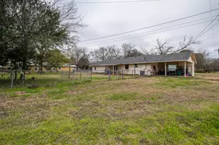 504 Marburger St, Smithville, TX 78957 - Photo 31