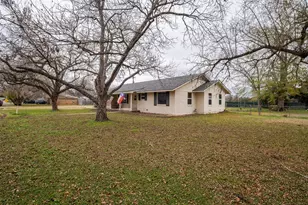 504 Marburger St, Smithville, TX 78957 - Photo 33