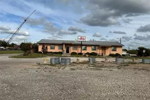 101 SE Mulberry St, Rockdale, TX 76567 - Photo 3