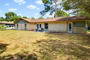 803 Campbell St, Lockhart, TX 78644 - Photo 25