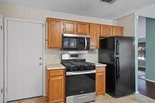 4700 Fallenash Dr, Austin, TX 78725 - Photo 13