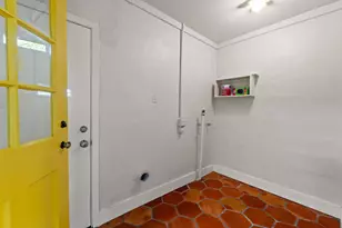 1727 38th 1/2 St, Austin, TX 78722 - Photo 23