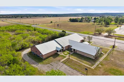 2418 Fm 1704, Elgin, TX 78621 - Photo 37