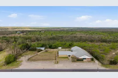 2418 Fm 1704, Elgin, TX 78621 - Photo 35