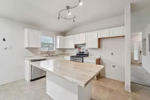 1724 Darjeeling Dr, Pflugerville, TX 78660 - Photo 5