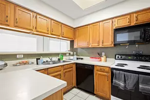 915 W 23rd St, Austin, TX 78705 - Photo 9