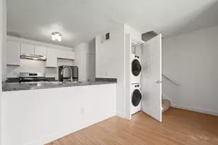 300 E Croslin St, Austin, TX 78752 - Photo 7