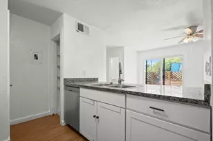 300 E Croslin St, Austin, TX 78752 - Photo 11