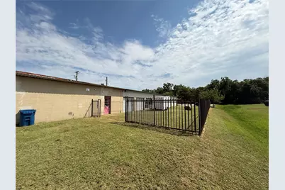 117 S Main Street, Elgin, TX 78621 - Photo 27