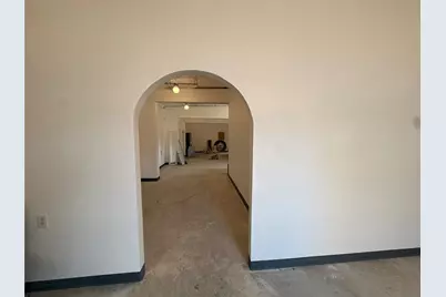 117 S Main Street, Elgin, TX 78621 - Photo 9